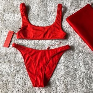 Triangl Gia Set